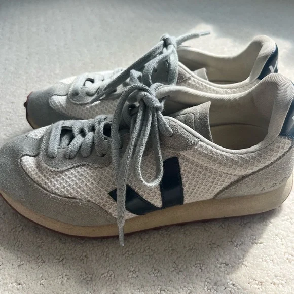 Veja Rio Branco womens Sneakers in Grey, Navy & Cream US 6 EUR 37 - Picture 5 of 7